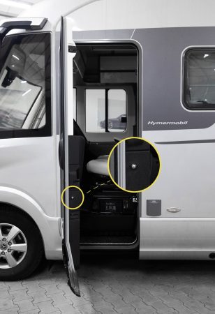 Dørsikring installert i Mercedes Hymer bobil for økt beskyttelse